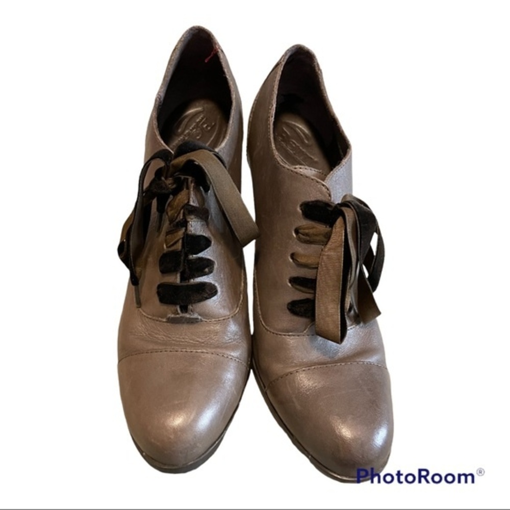 Born Brown Lace Up Heels Size 9